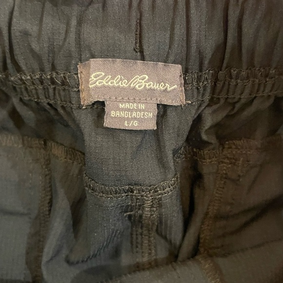 Eddie Bauer Women's Black Capri Joggers with cinch - Picture 5 of 7